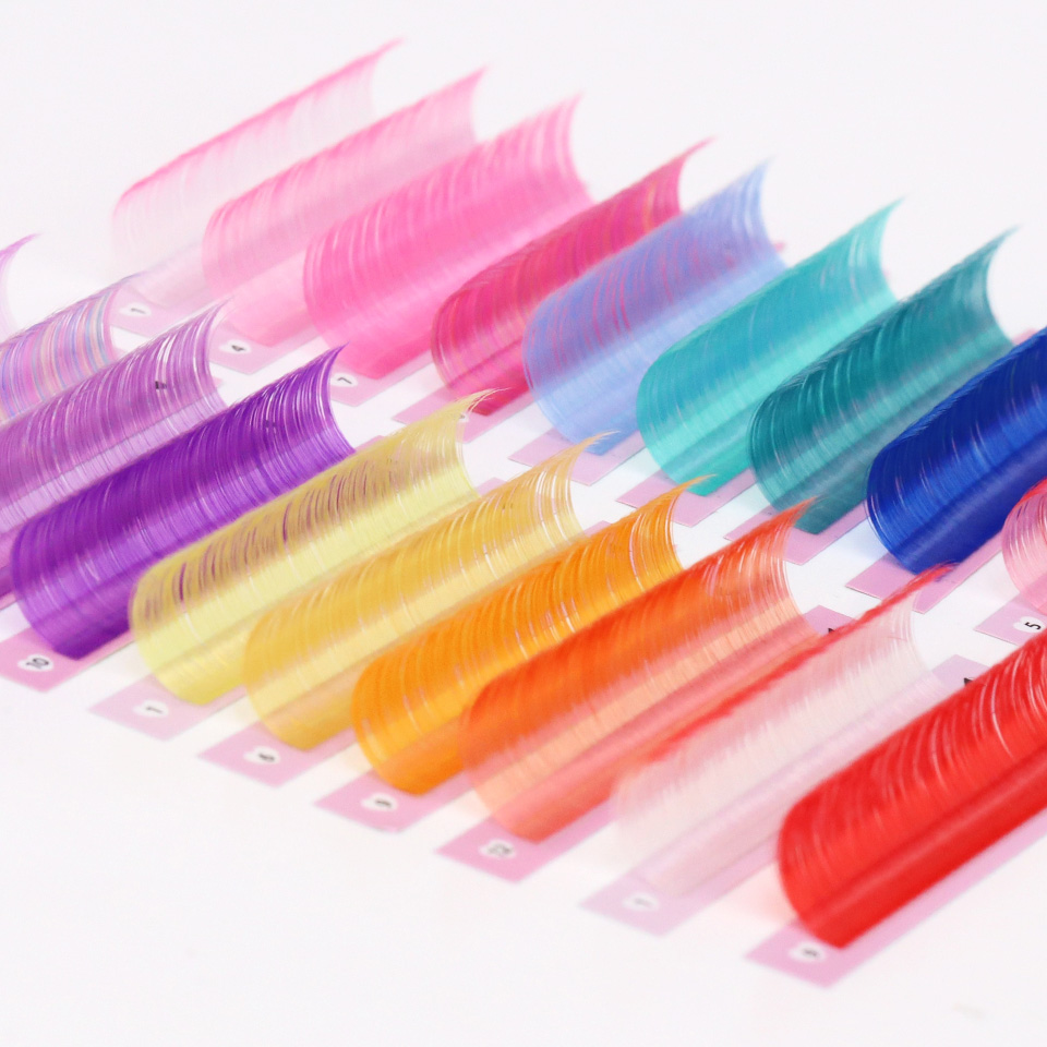 AGUUD ミックスカラーロシアンボリュームまつげレッドパー - Lash Tile Palette のレビューと価格
